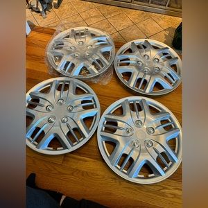 4PK 42x16x42 15” Silver Hub Caps